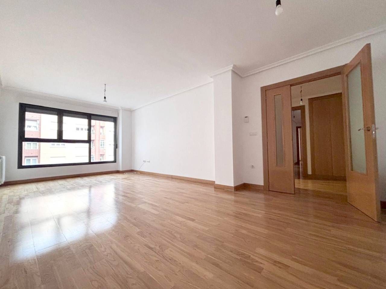 Sala d'estar de Pis en venda en Burgos Capital amb Calefacció, Terrassa i Traster