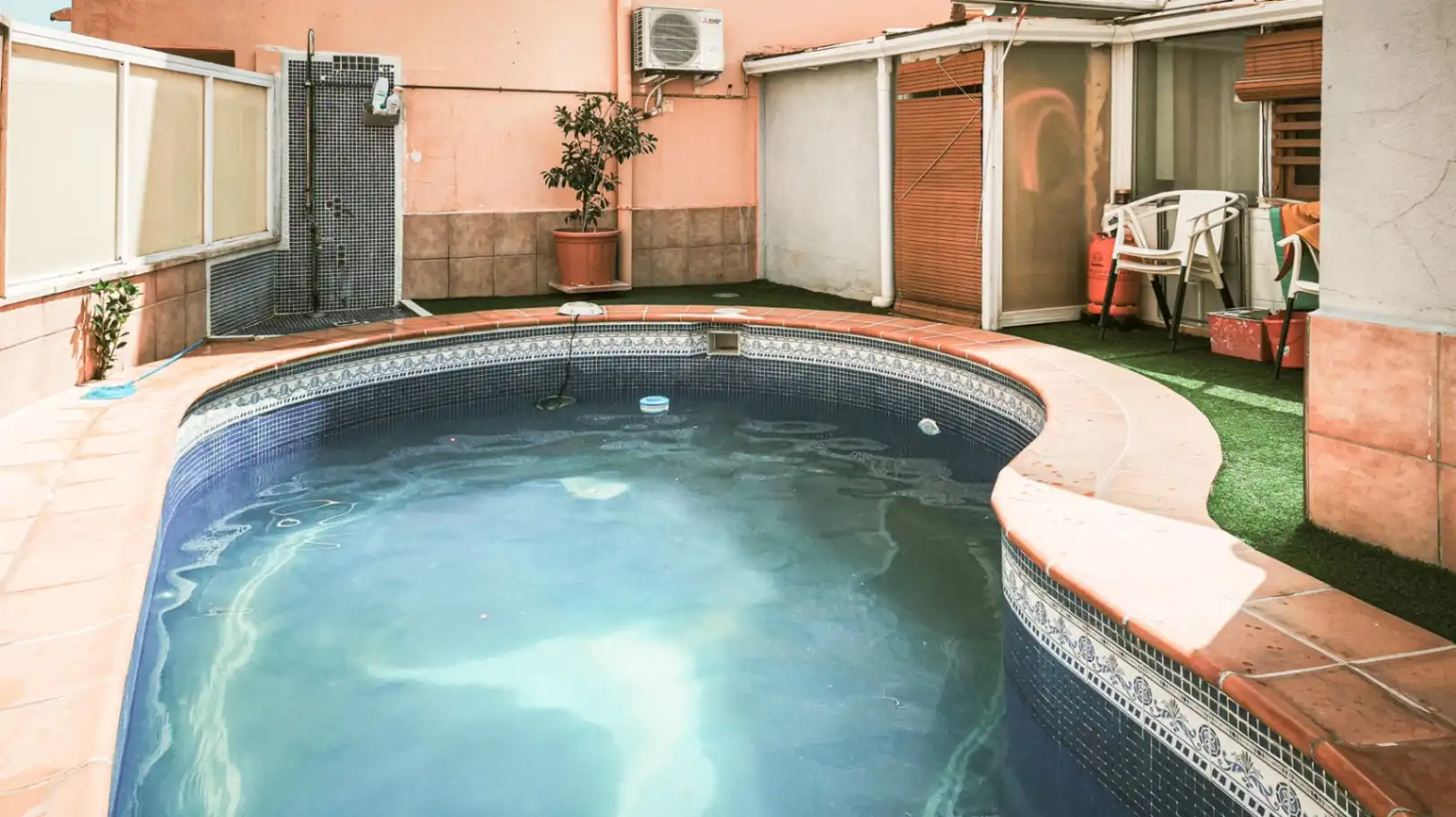 Schwimmbecken von Haus oder Chalet zum Verkauf in Oliva mit Klimaanlage, Heizung und Terrasse