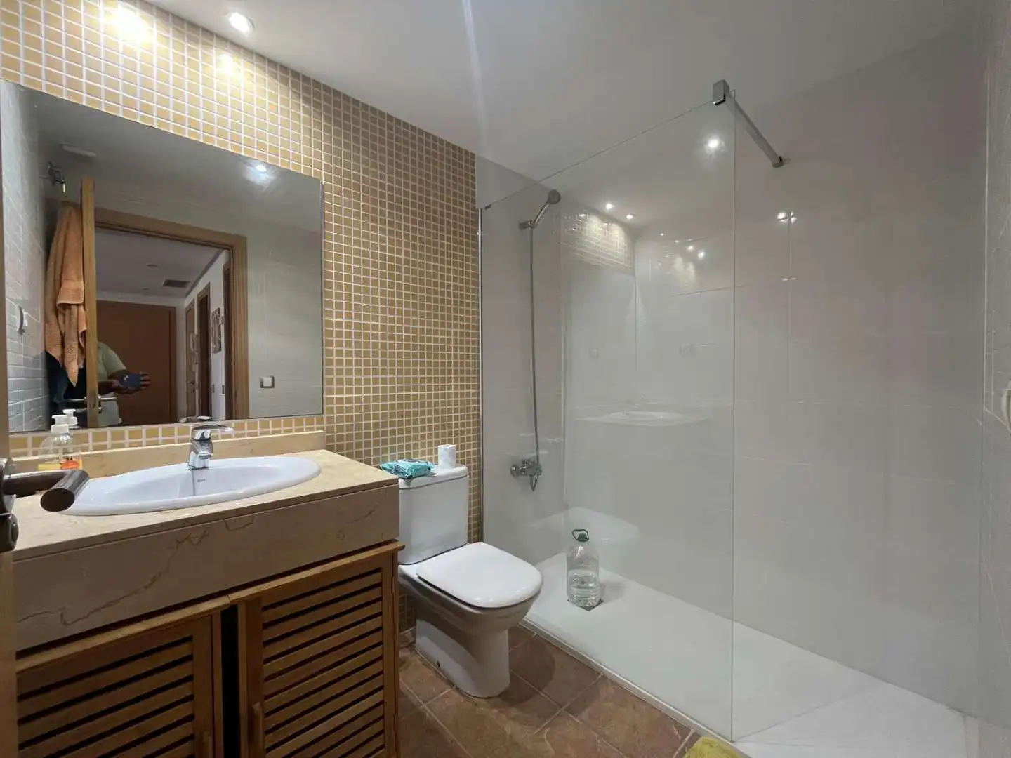 Baño de Apartamento de alquiler en Vera con Aire acondicionado, Calefacción y Terraza