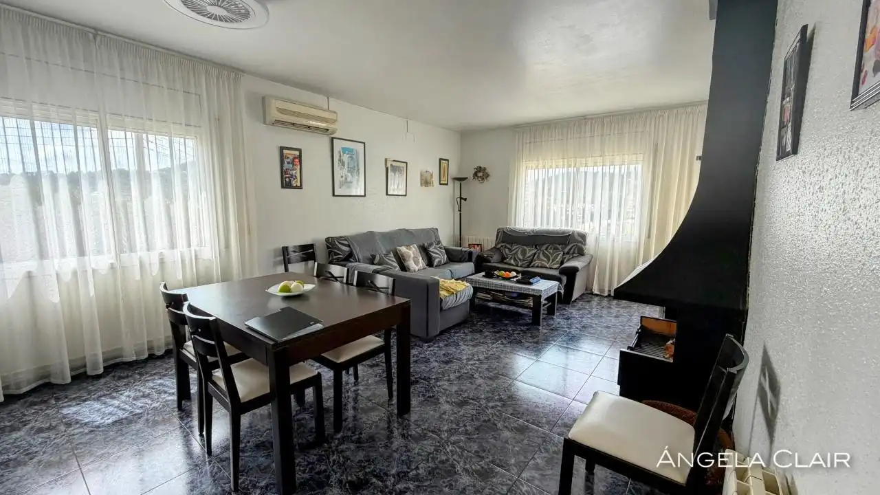 Sala de estar de Casa o chalet en venta en Sant Vicenç Dels Horts con Calefacción, Jardín privado y Terraza