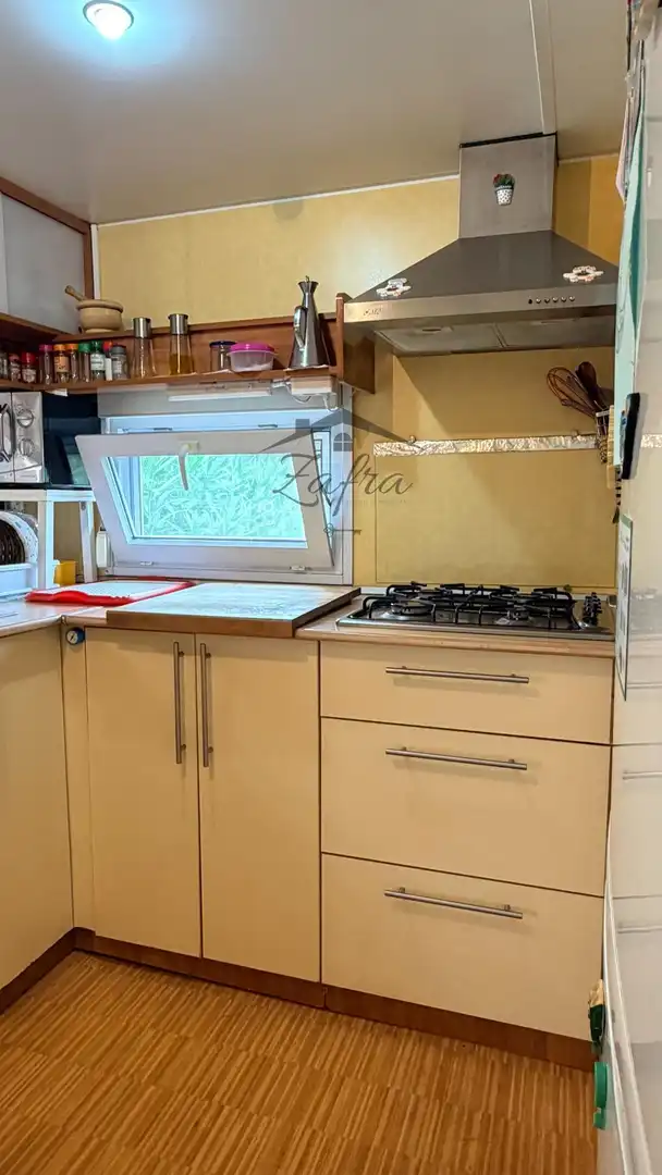 Cuina de Casa o xalet en venda en Llagostera amb Calefacció i Jardí privat