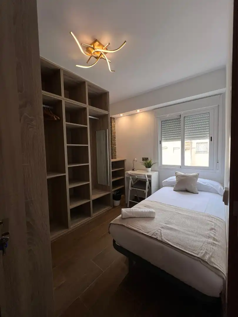 Room in Pasaje Mármoles, 3, Perchel Norte