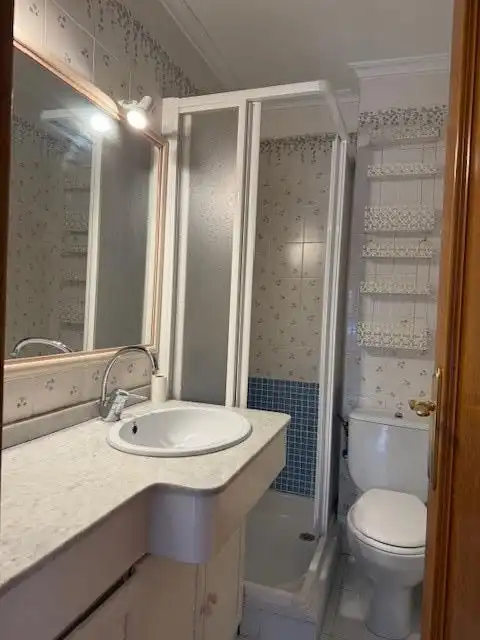 Bany de Pis de lloguer en Murcia amb Aire condicionat i Calefacció