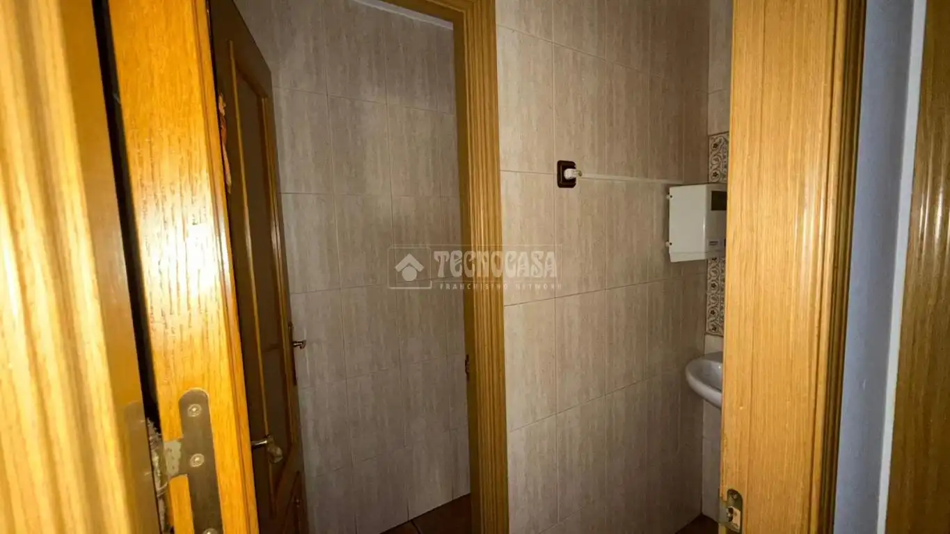 Baño de Local en venta en Azuqueca de Henares con Aire acondicionado y Amueblado