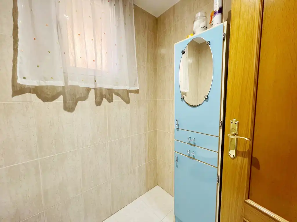 Bany de Casa o xalet en venda en Alcalá de Henares amb Aire condicionat, Calefacció i Jardí privat
