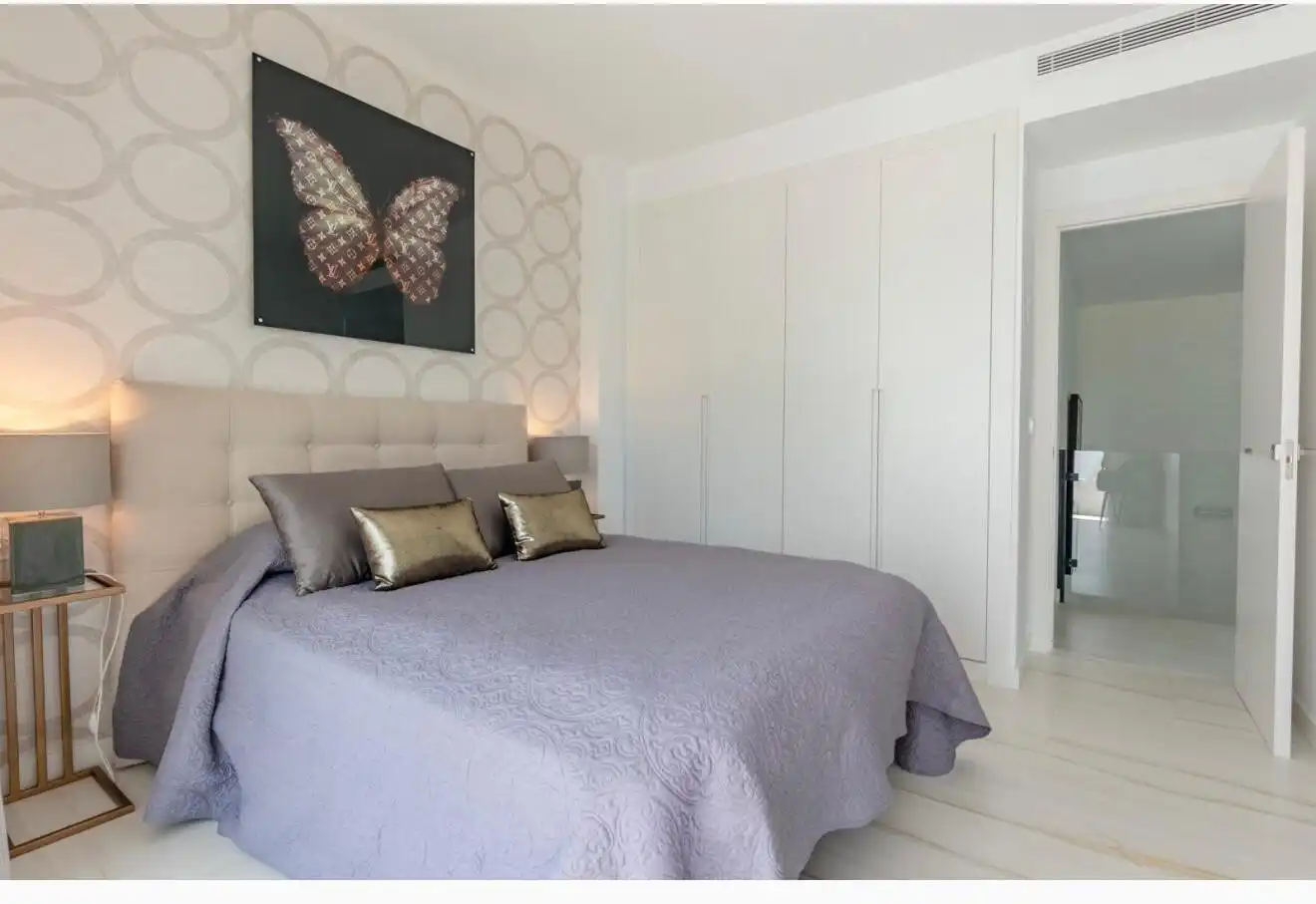 Dormitori de Casa o xalet de lloguer en Marbella amb Aire condicionat, Jardí privat i Terrassa