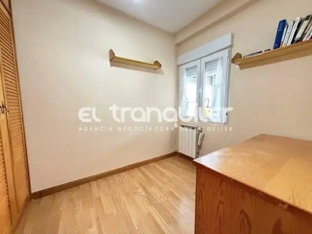 Dormitori de Pis de lloguer en Madrid amb Aire condicionat, Parquet i Terrassa