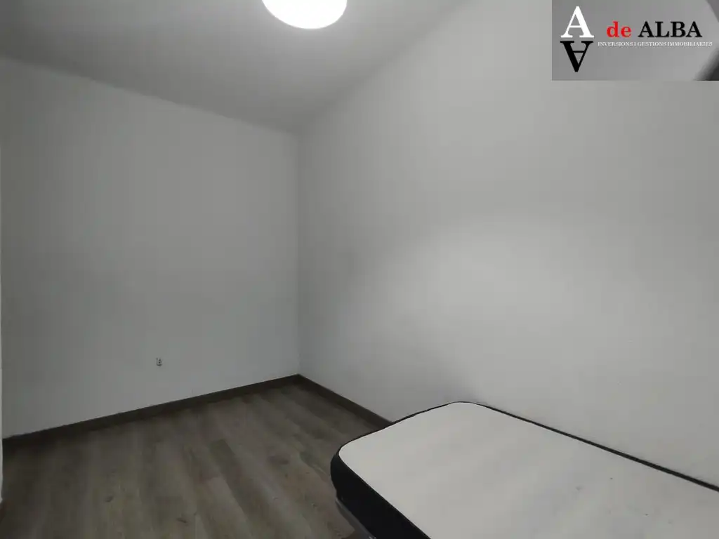 Bedroom of Flat for sale in Esplugues de Llobregat  with Air Conditioner, Heating and Parquet flooring