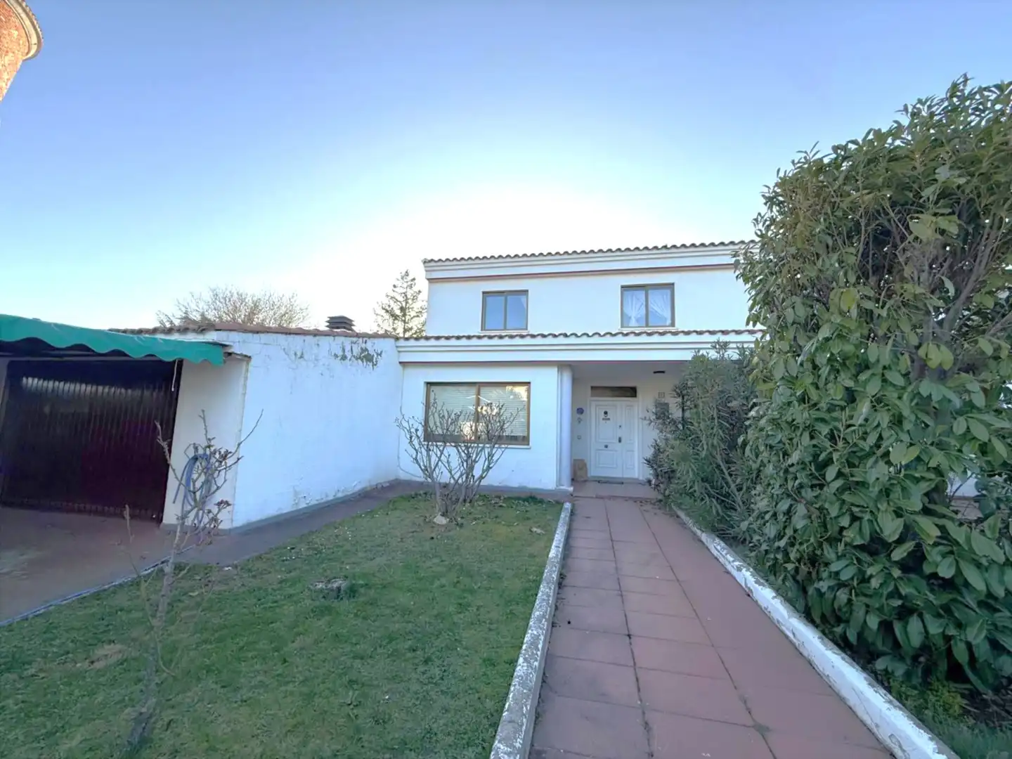 Vista exterior de Casa o xalet en venda en Santa Marta de Tormes