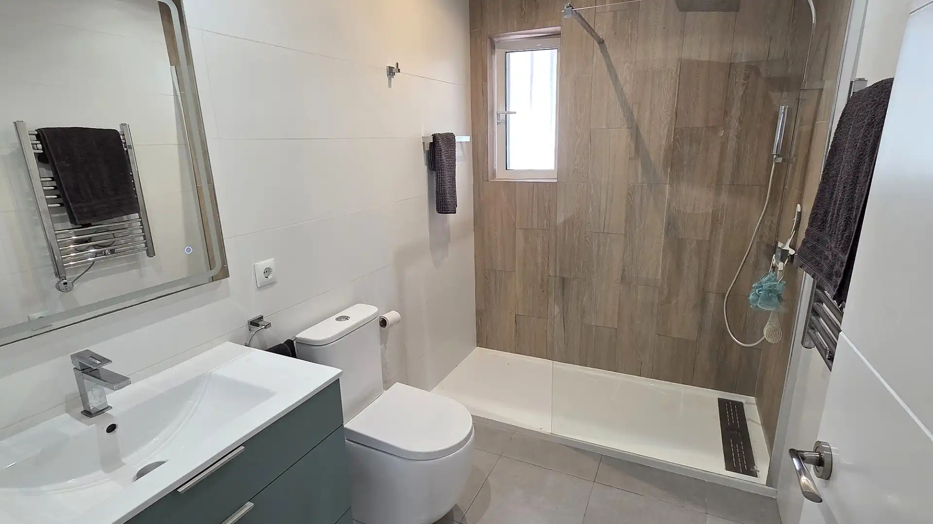 Bany de Casa o xalet en venda en Cartagena amb Aire condicionat, Jardí privat i Terrassa