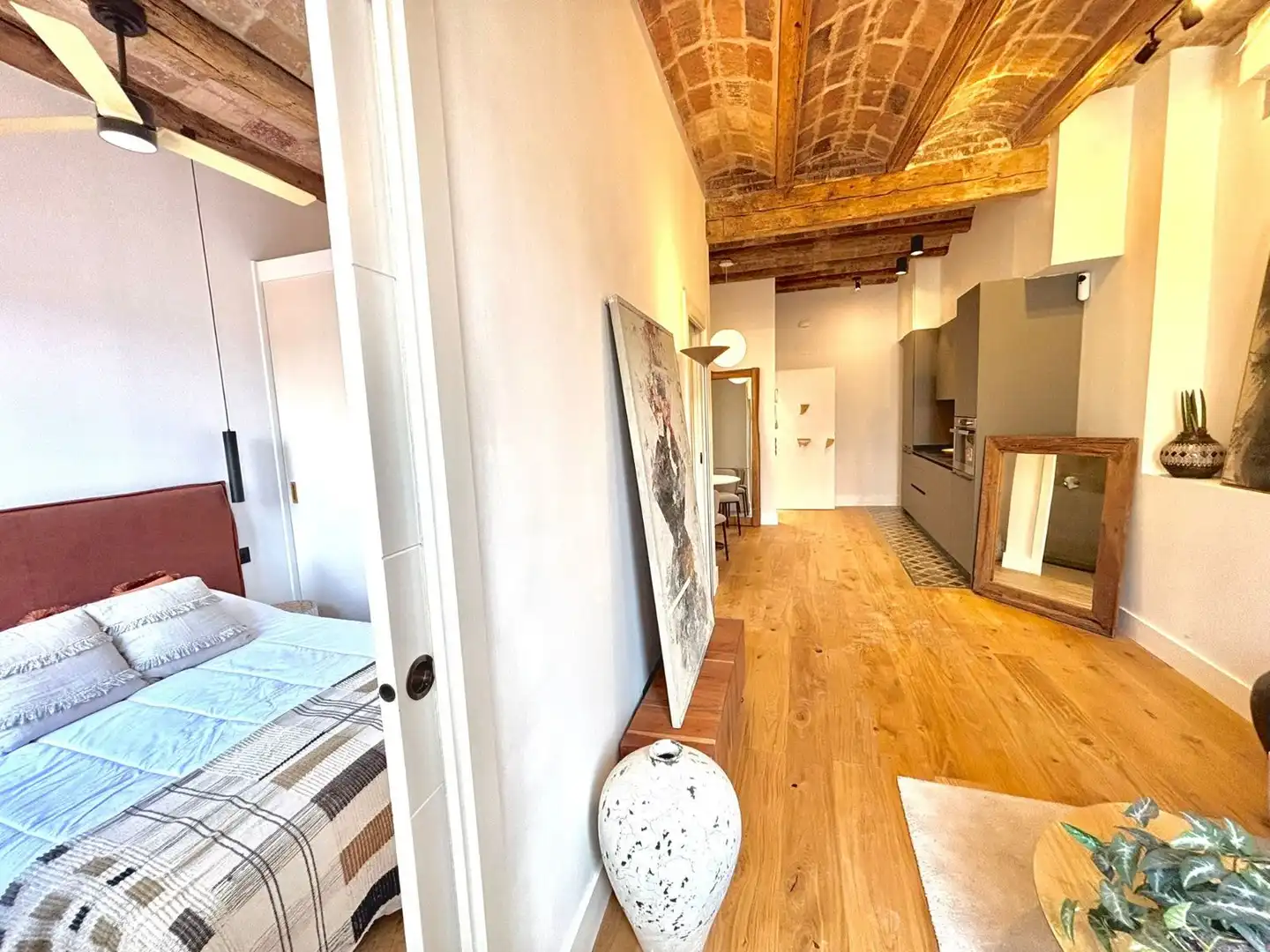 Wohnung zum Verkauf in Barcelona mit Klimaanlage, Terrasse und Alarm