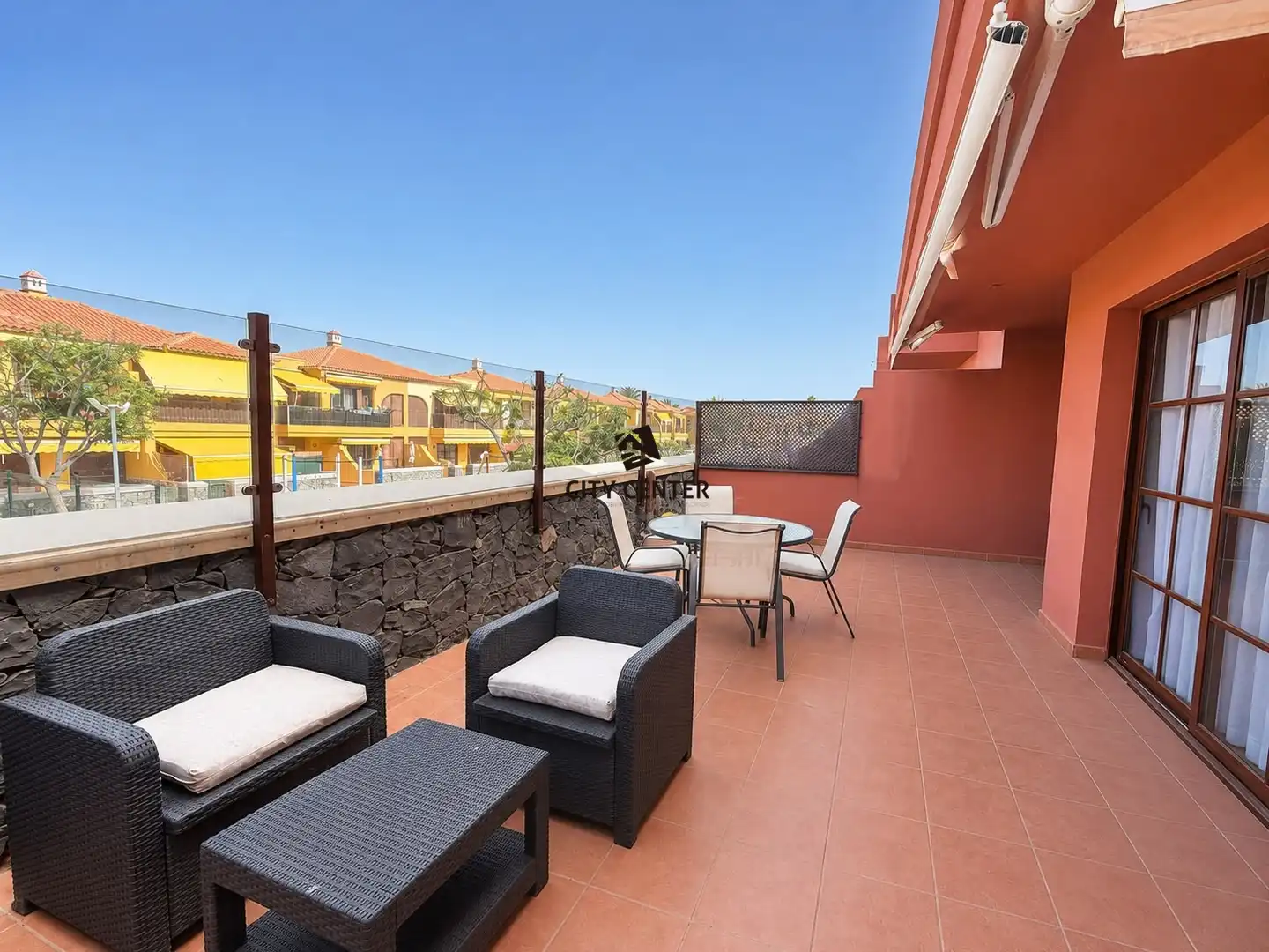 Terraza de Piso en venta en Arona con Terraza, Amueblado y Piscina comunitaria