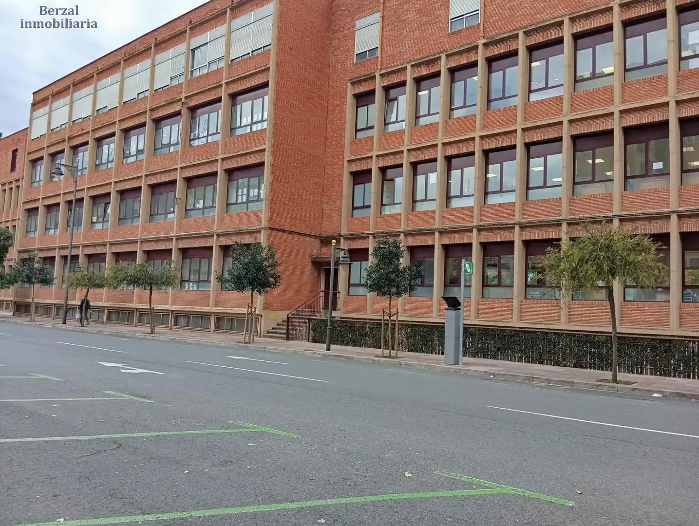 Außenansicht von Geschaftsraum zur Miete in  Logroño