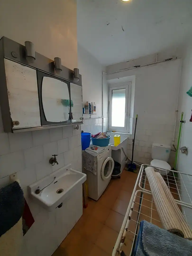 Cuina de Pis en venda en Olot amb Calefacció i Traster