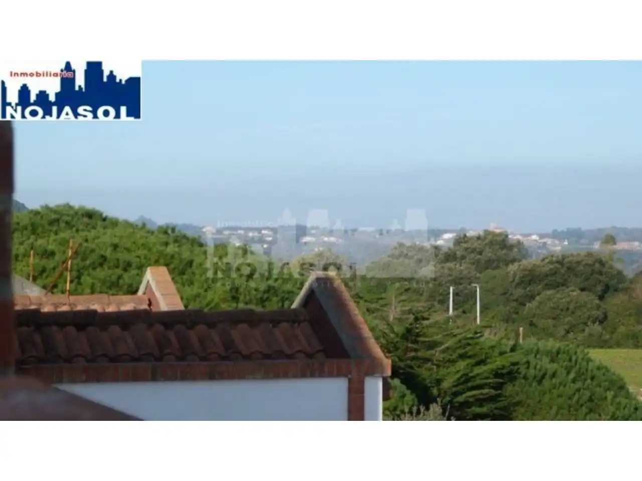 Vista exterior de Àtic de lloguer en Noja amb Calefacció, Terrassa i Moblat