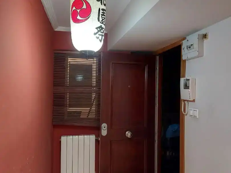 Flat for rent in  Valencia Capital  with Air Conditioner and Balcony