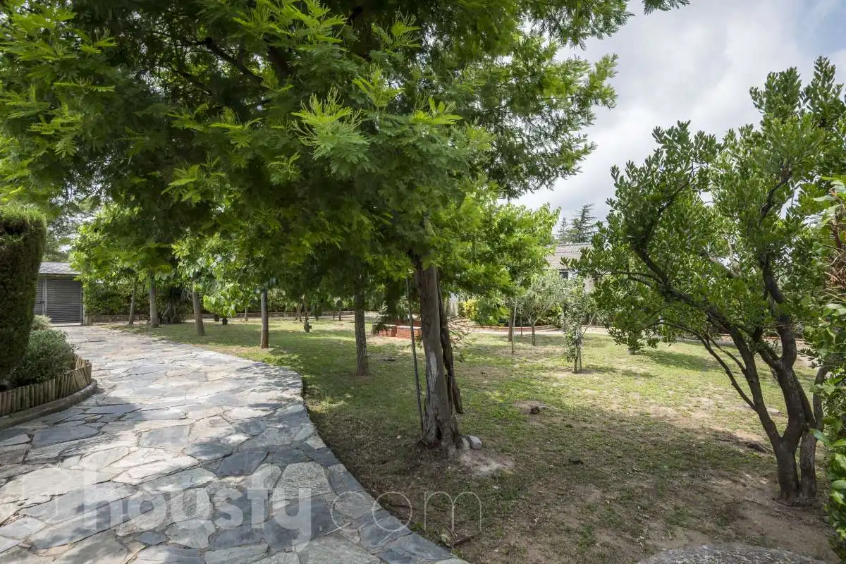 Jardí de Casa o xalet en venda en Mediona amb Aire condicionat, Calefacció i Jardí privat