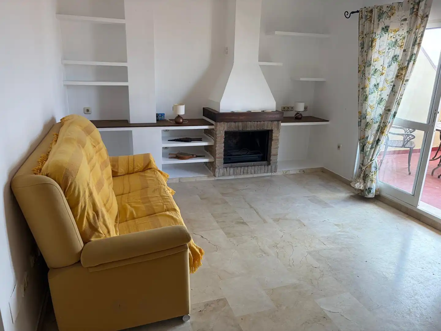 Wohnzimmer von Wohnung zum Verkauf in Fuengirola mit Klimaanlage, Terrasse und Möbliert