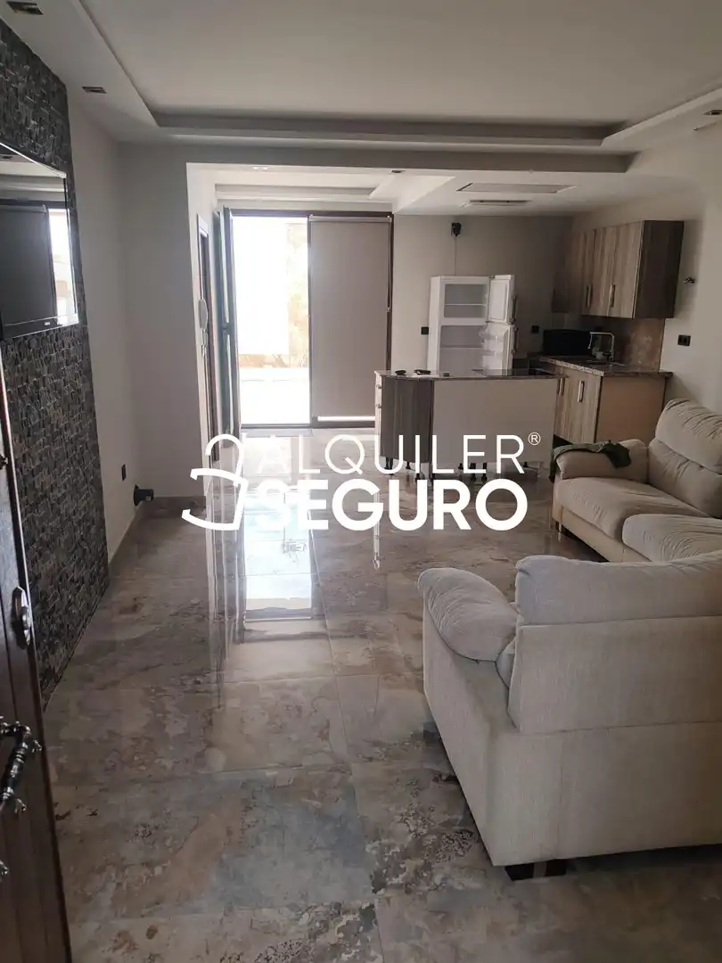 Sala de estar de Casa o chalet de alquiler en Jun con Aire acondicionado, Terraza y Piscina