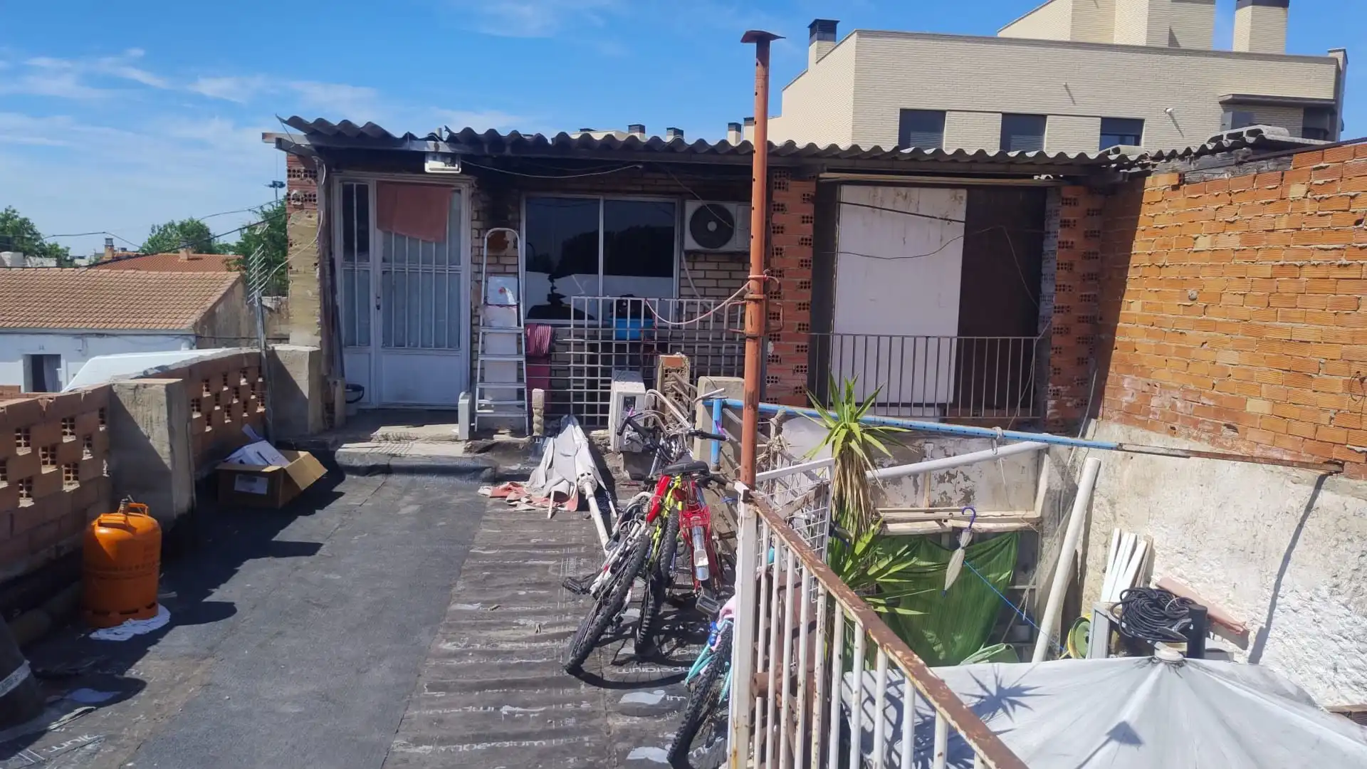 Vista exterior de Casa adosada en venta en Zaragoza con Aire acondicionado, Calefacción y Terraza