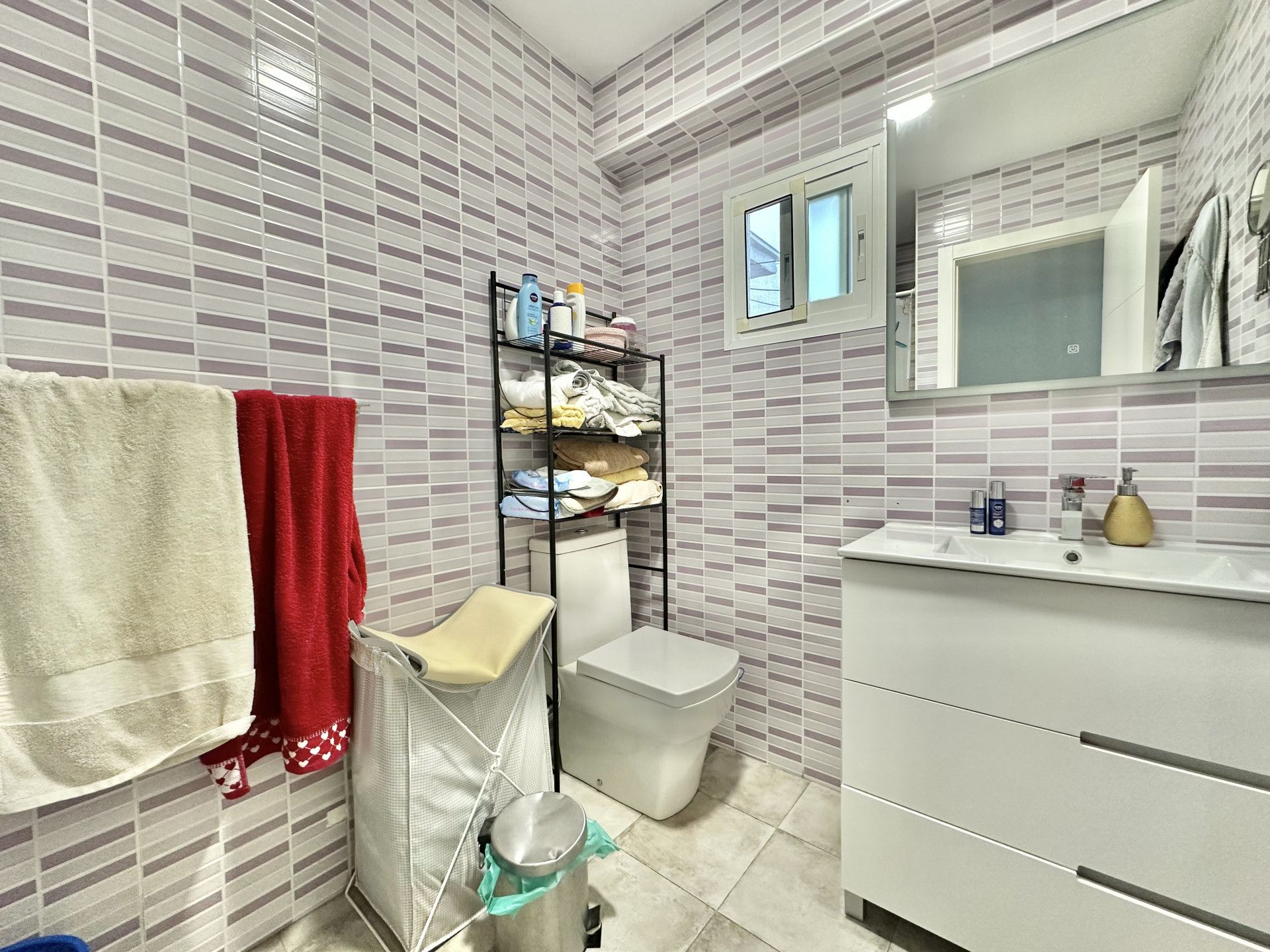 Bany de Apartament en venda en Marbella amb Aire condicionat, Terrassa i Internet