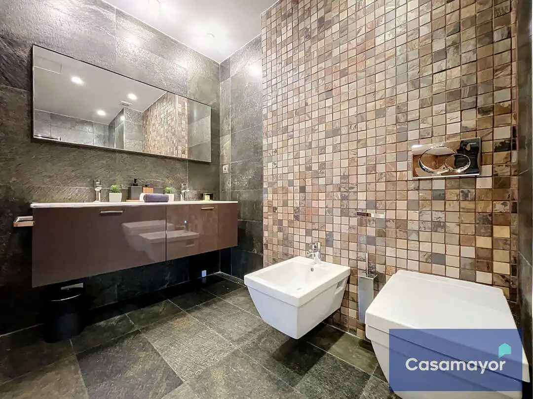 Baño de Piso en venta en Alicante / Alacant con Aire acondicionado, Calefacción y Trastero