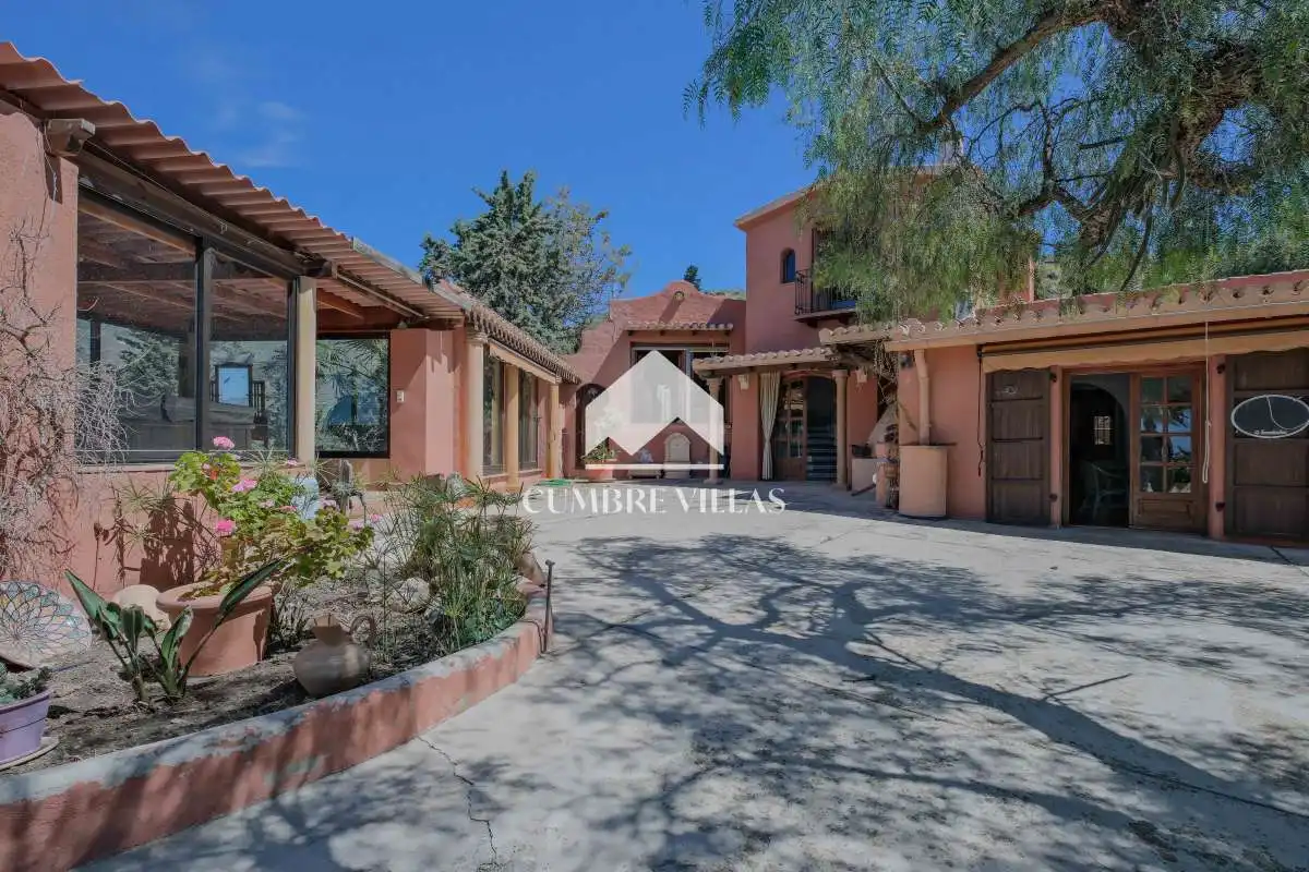 Vista exterior de Finca rústica en venta en Almuñécar con Jardín privado, Terraza y Trastero