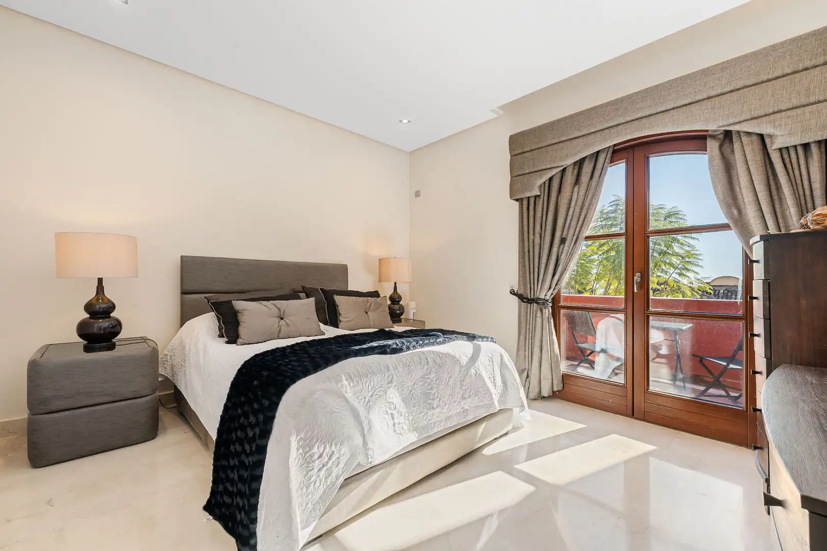 Casa con piscina en venta en Milla de Oro, imagen 12
