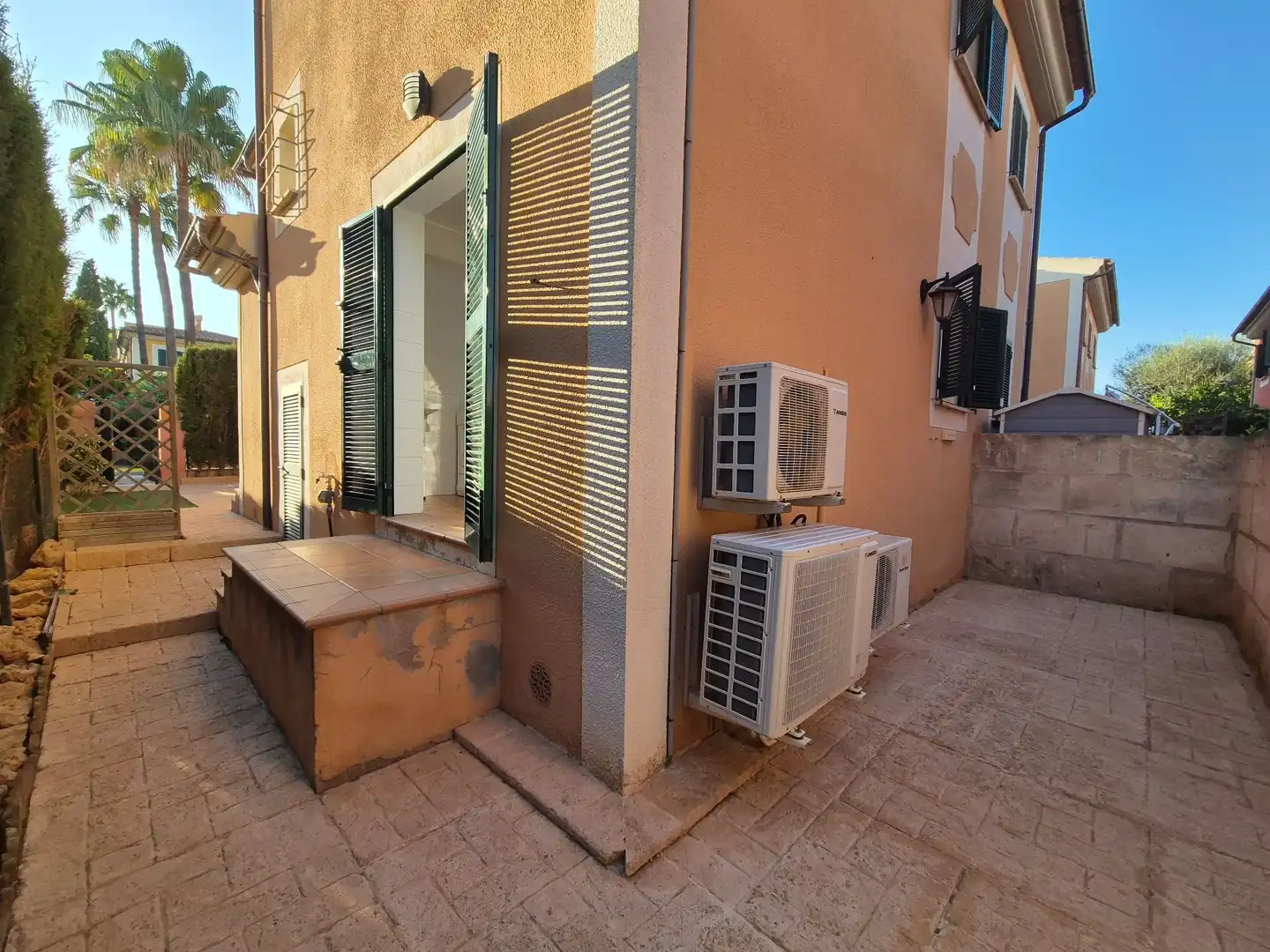 Vista exterior de Casa adosada en venta en Llucmajor con Aire acondicionado, Calefacción y Jardín privado