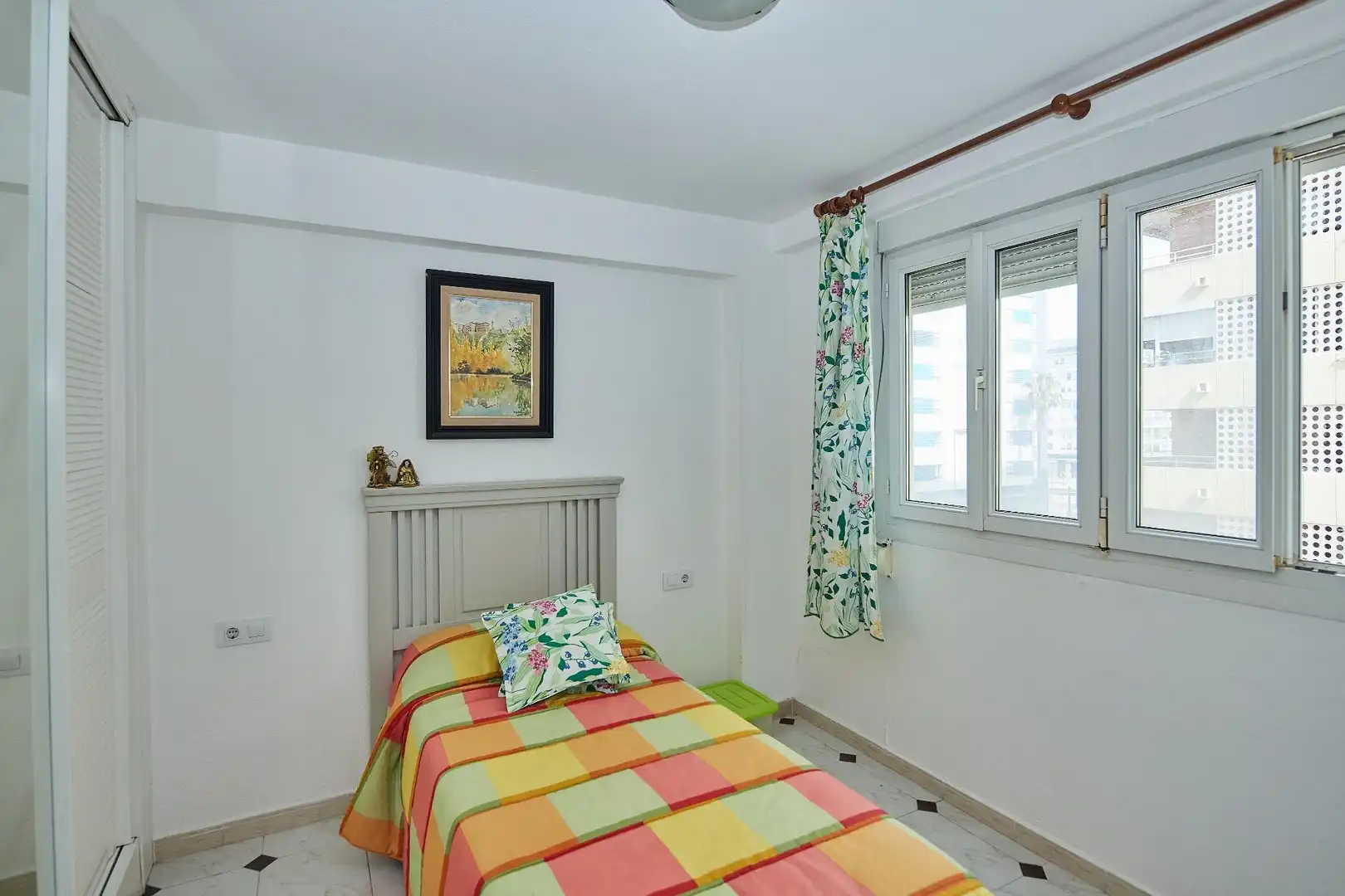 Habitación de Piso en venta en Cádiz con Terraza, Balcón y Alarma