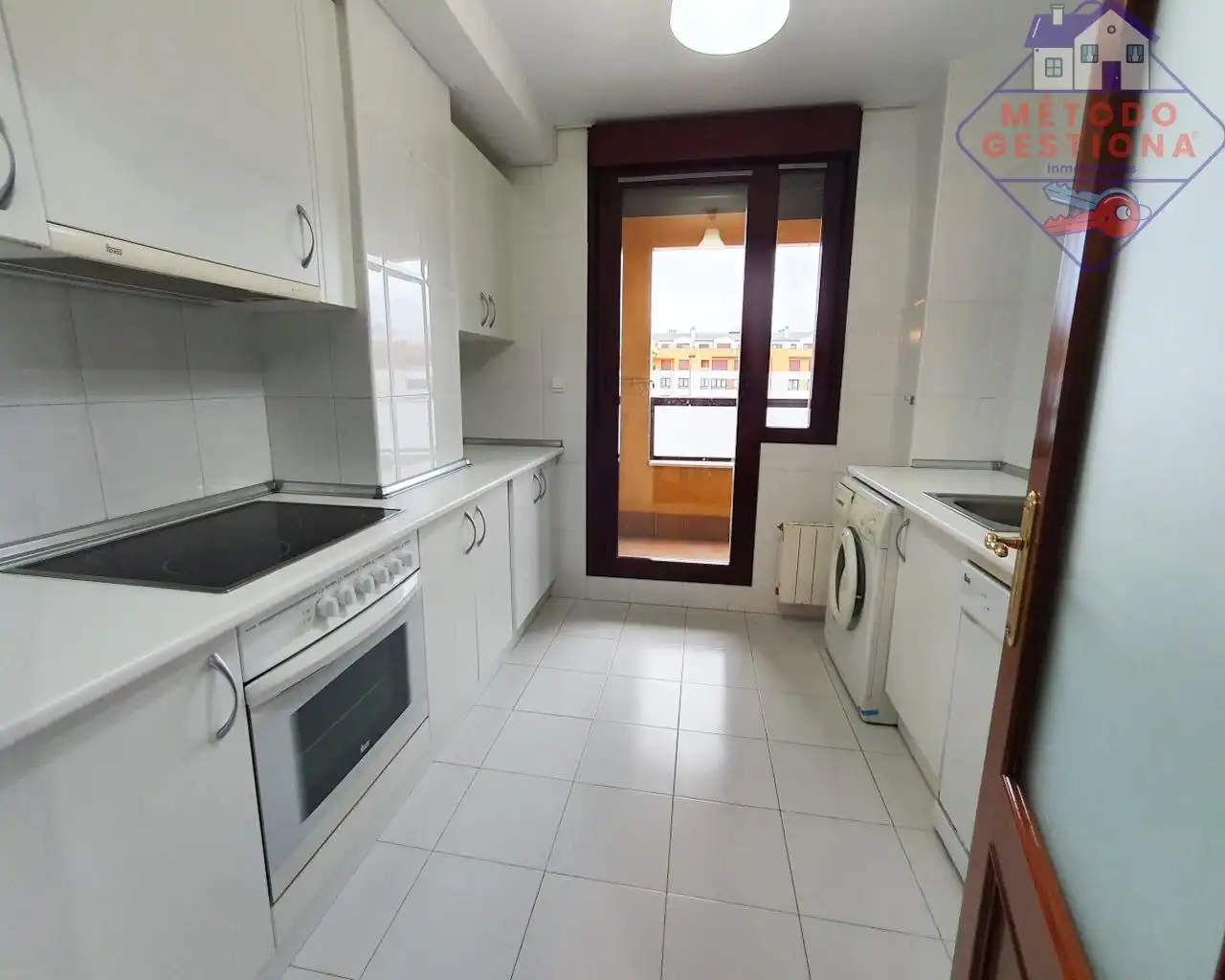 Cocina de Piso en venta en Entrambasaguas con Calefacción, Balcón y Piscina comunitaria
