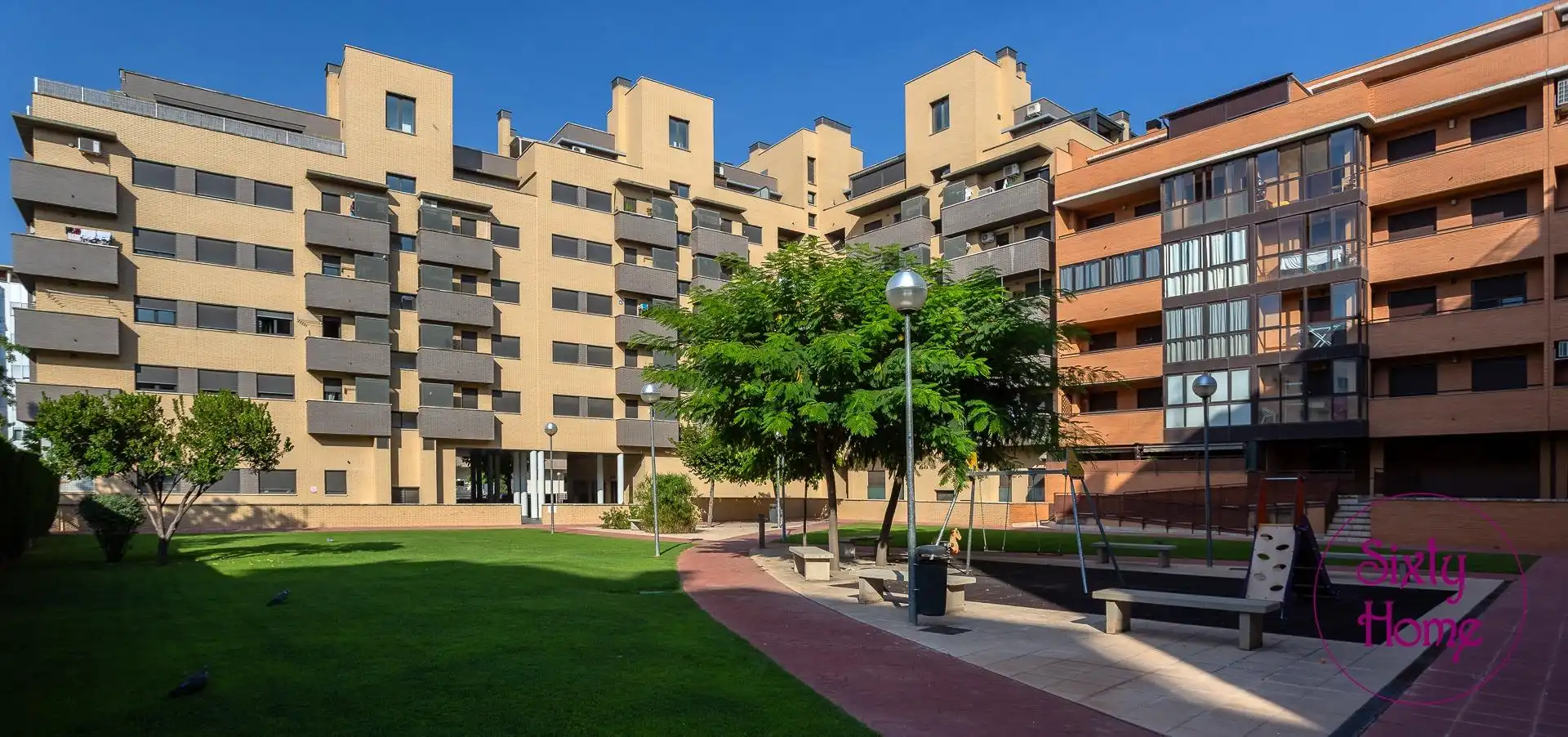 Flat with lift for sale in Calle de Los Monegros 39