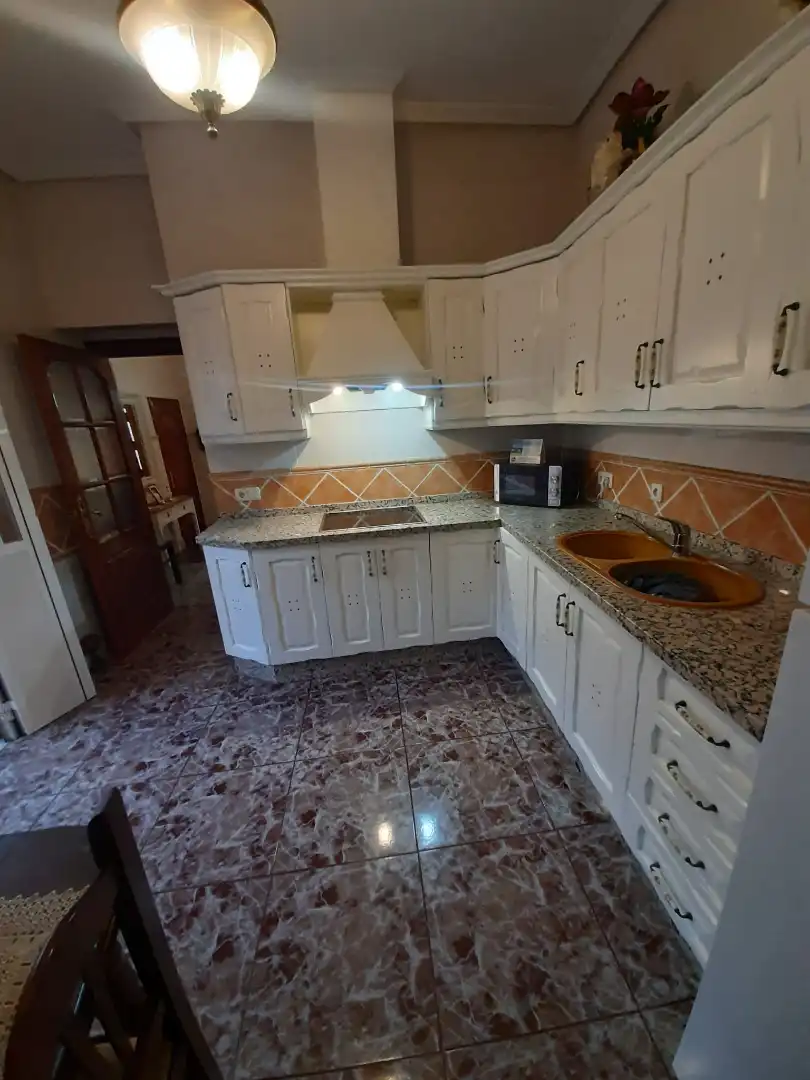 Cuina de Casa o xalet en venda en Úbeda amb Calefacció i Balcó