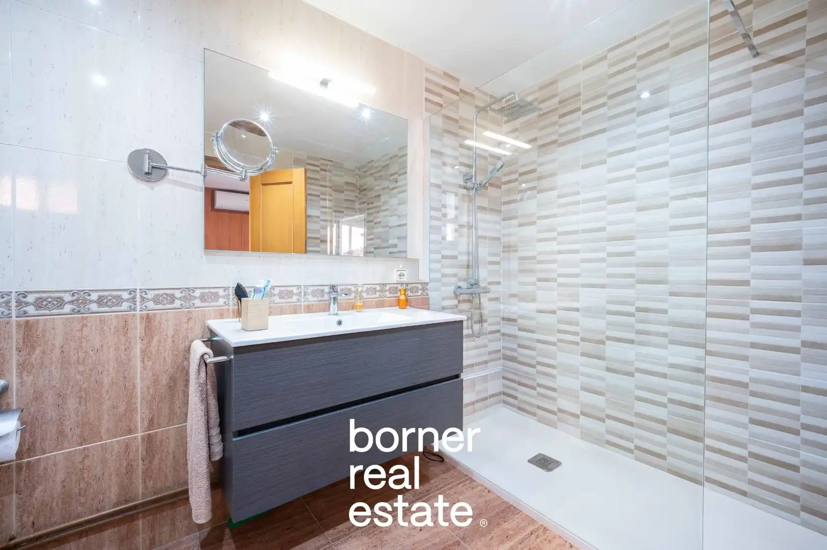 Baño de Piso en venta en Sabadell con Aire acondicionado, Calefacción y Terraza