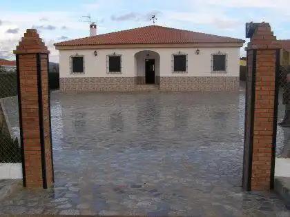 Vista exterior de Casa o chalet en venta en Fuente del Maestre con Calefacción, Jardín privado y Trastero