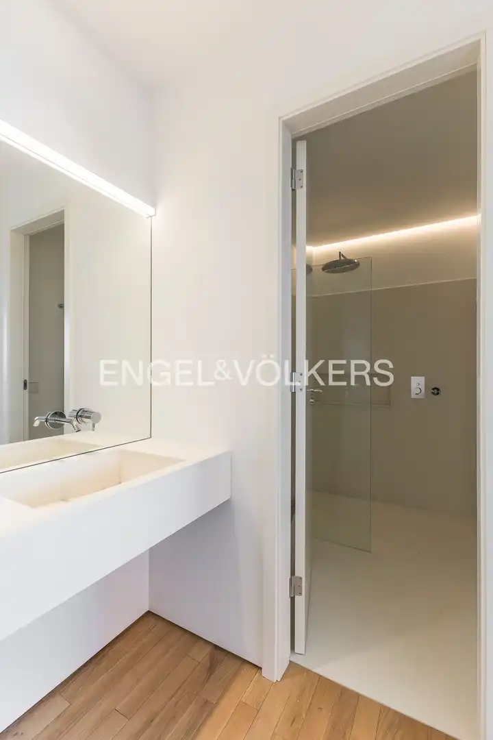 Baño de Piso en venta en Madrid con Aire acondicionado, Calefacción y Jardín privado
