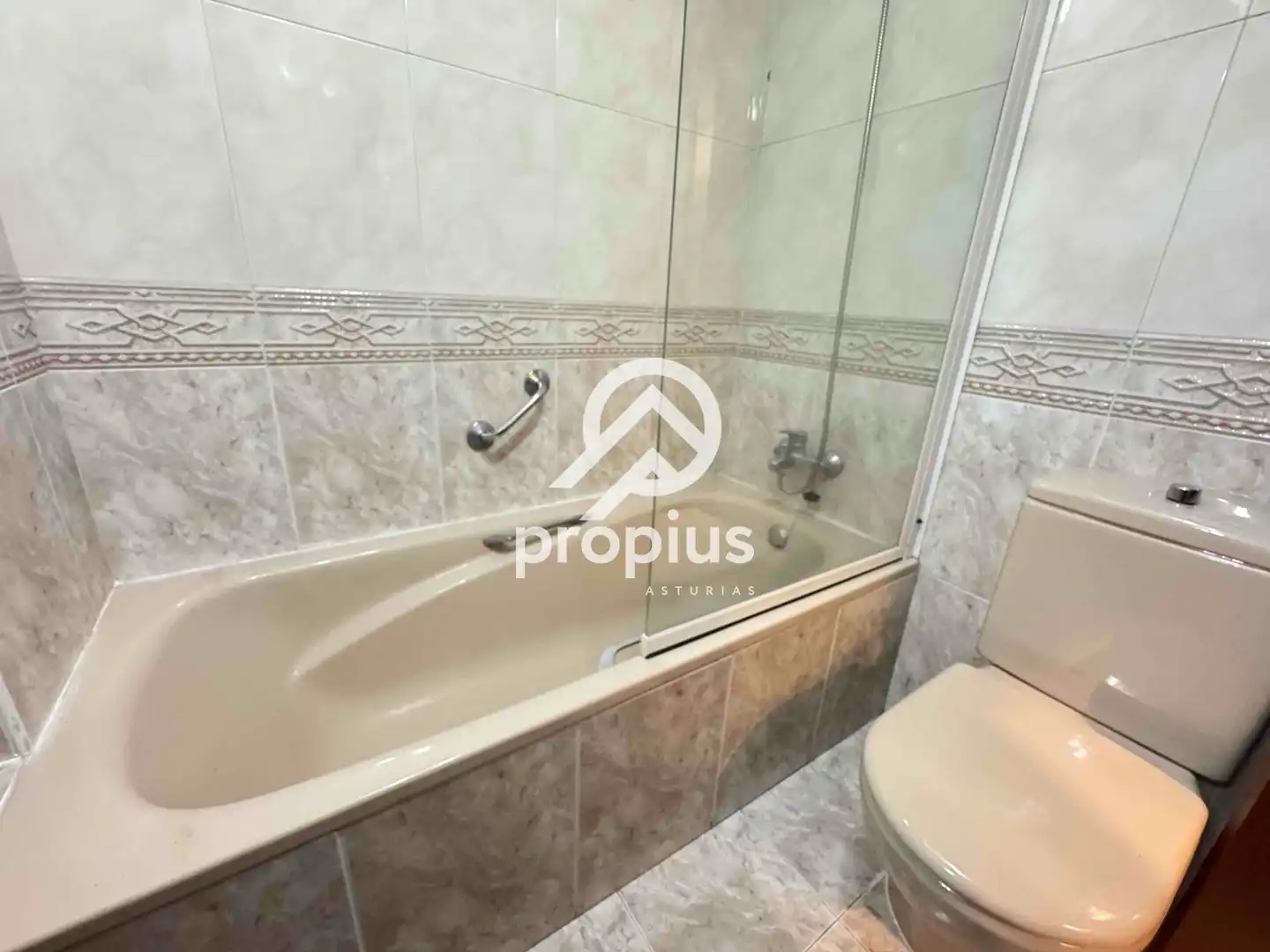 Piso en venta en Pedro Antonio Menendez, Parque San Francisco - Uría