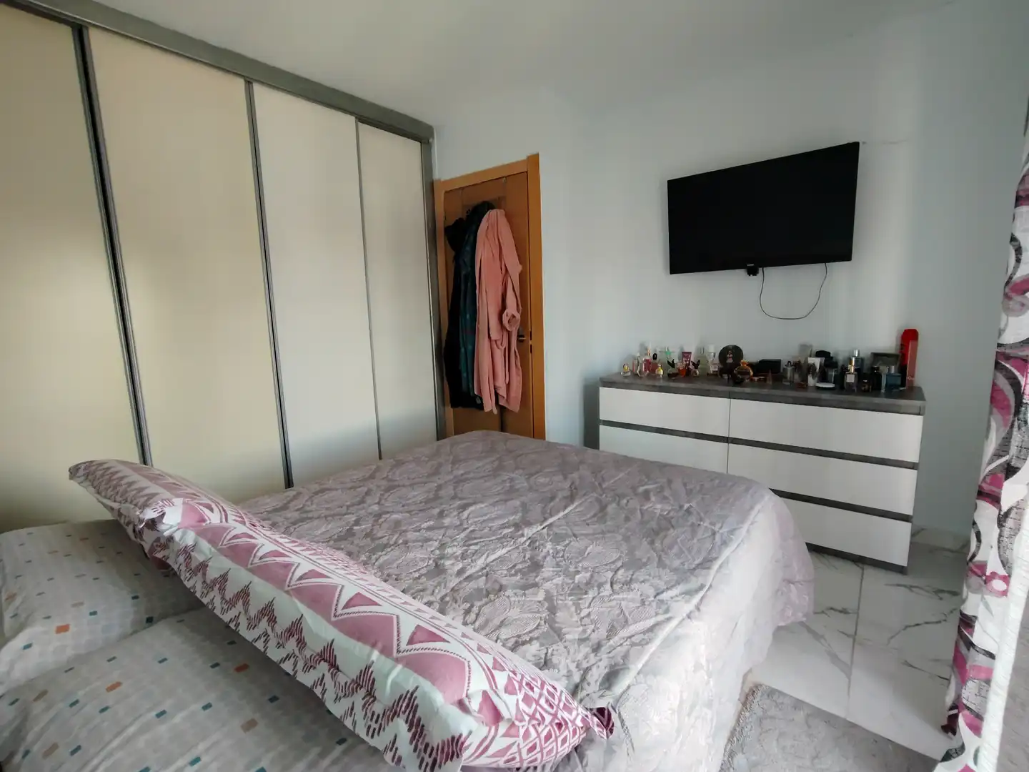 Habitación de Casa adosada en venta en Alhendín con Aire acondicionado, Amueblado y Balcón