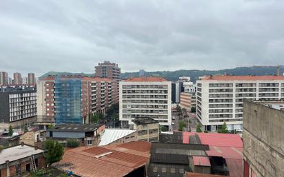 Vista exterior de Pis en venda en Bilbao 