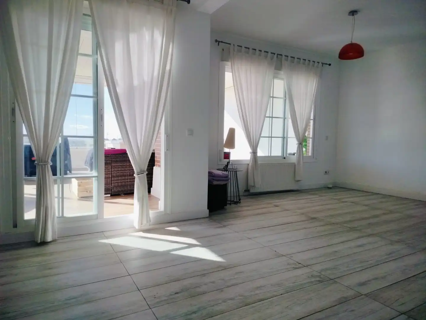 Sala de estar de Casa adosada en venta en Moraleja de Enmedio con Aire acondicionado, Calefacción y Jardín privado
