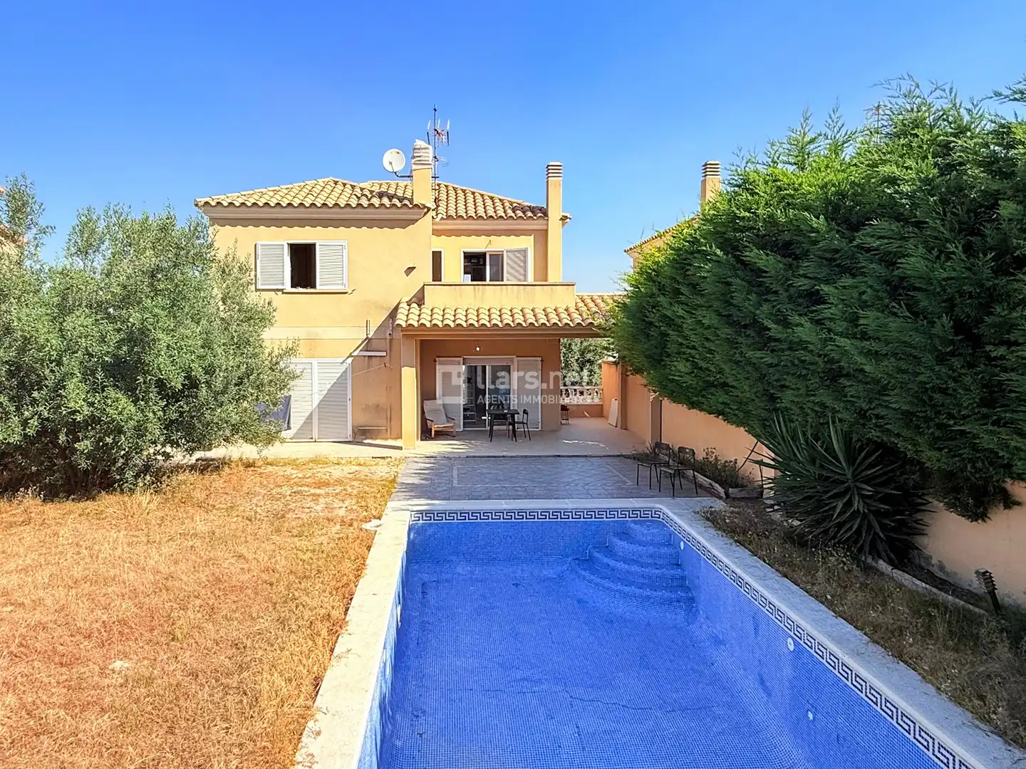 Vista exterior de Casa o xalet en venda en Sant Pere de Ribes amb Aire condicionat, Jardí privat i Terrassa