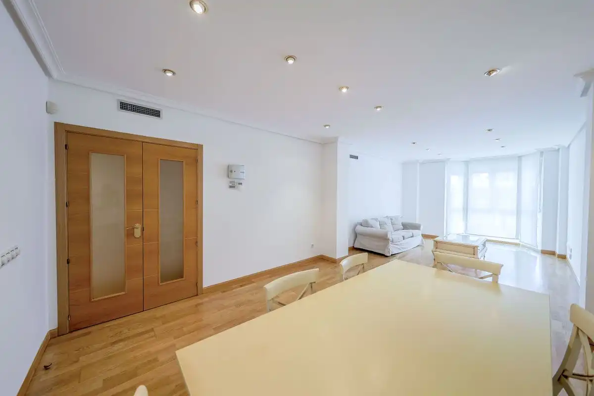 Flat with pool for sale in C. de Américo Castro, imagen 11