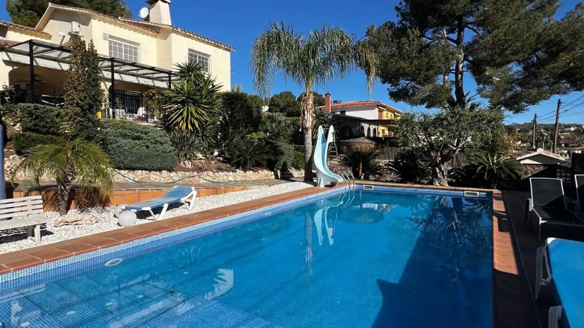 Piscina de Casa o chalet en venta en Cunit con Aire acondicionado, Calefacción y Terraza