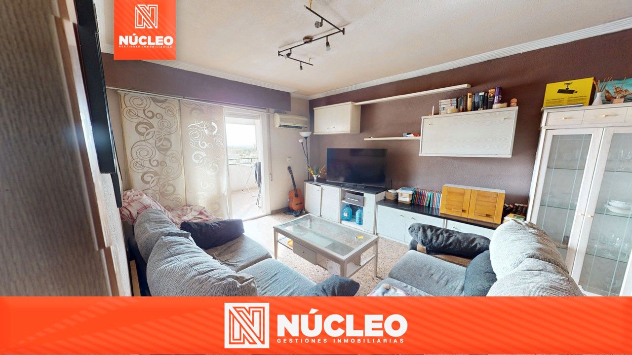Sala de estar de Piso en venta en Elche / Elx con Amueblado y Balcón