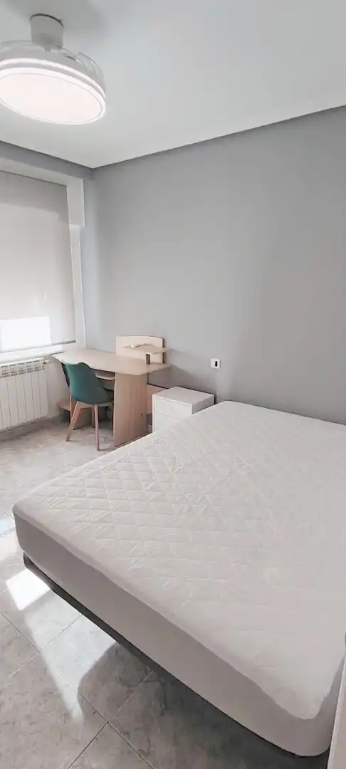 Schlafzimmer von Wohnung zur Miete in Salamanca mit Heizung, Möbliert und Ofen