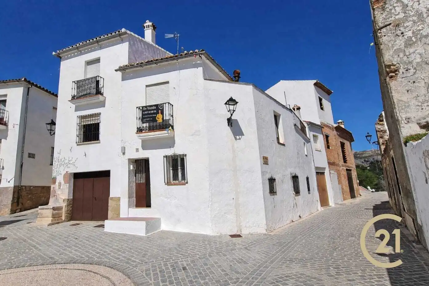 Vista exterior de Casa adosada en venda en Cartajima amb Terrassa