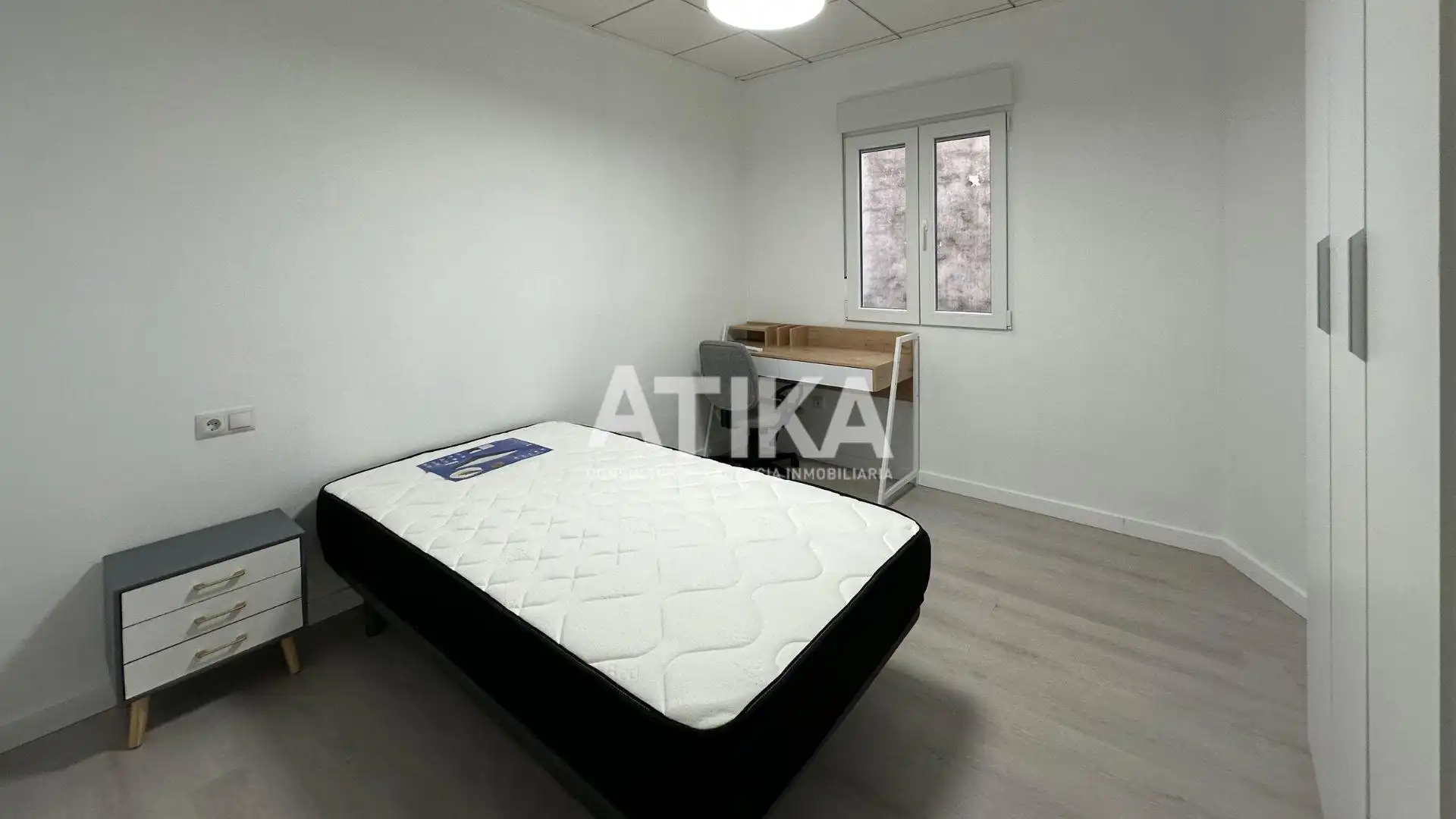 Bedroom of Flat for share in Ontinyent  with Air Conditioner and Balcony