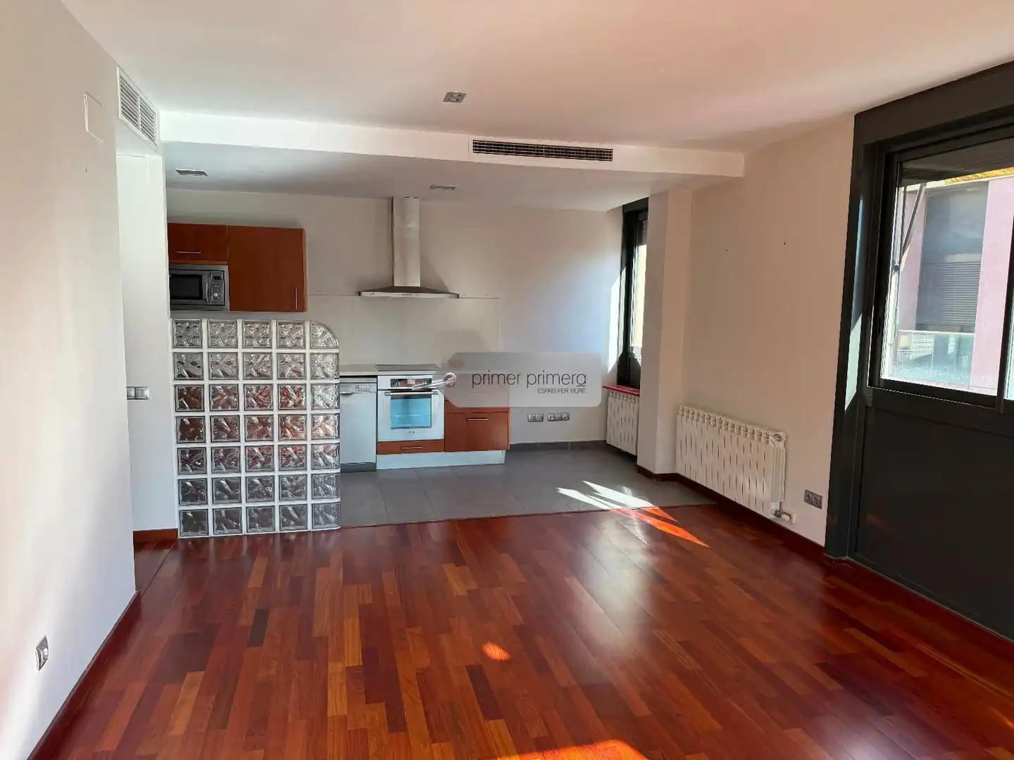 Cocina de Piso de alquiler en Vilanova i la Geltrú con Aire acondicionado, Calefacción y Parquet