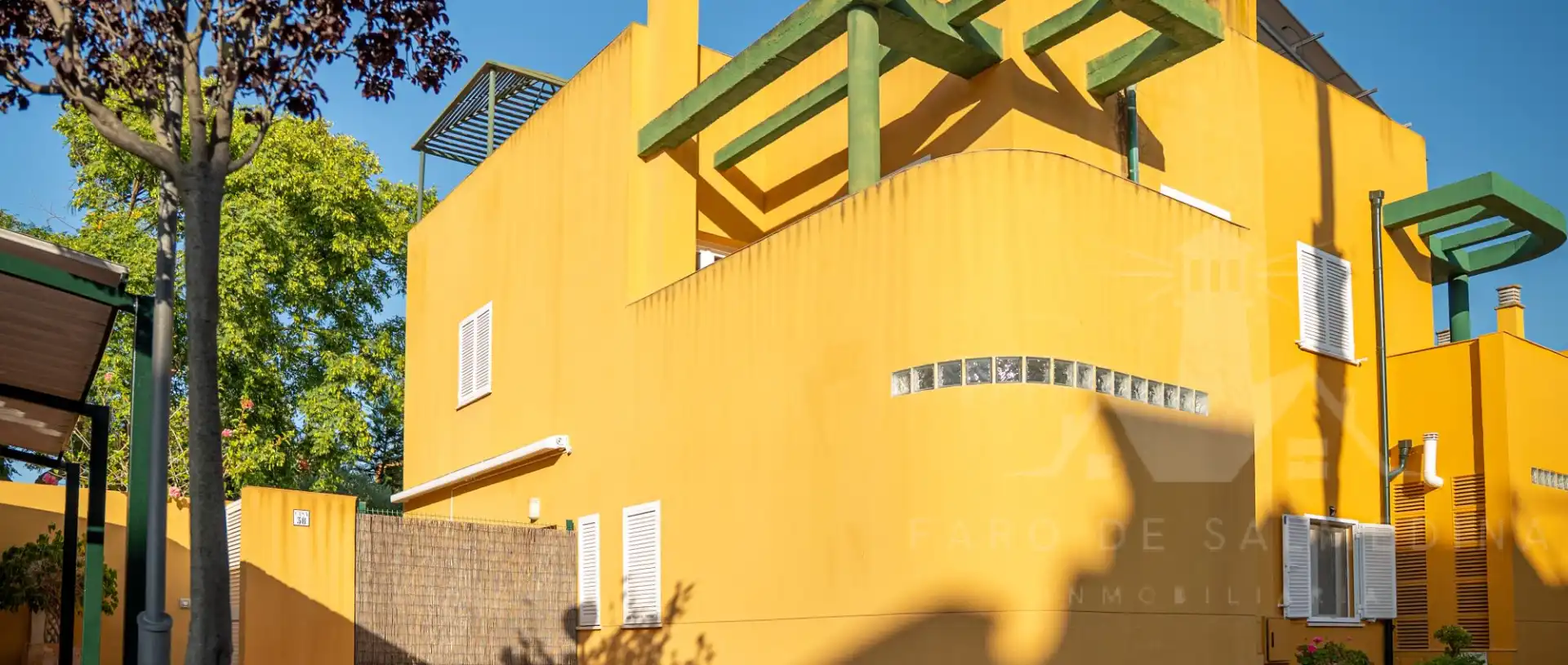 Vista exterior de Casa adosada en venta en Rota con Aire acondicionado, Terraza y Piscina comunitaria
