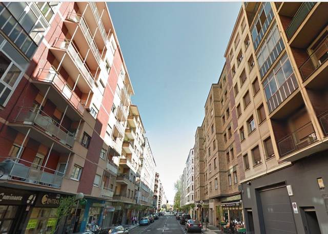 Local comercial en Venta en Domingo Beltran de Otazu Kalea en Coronación